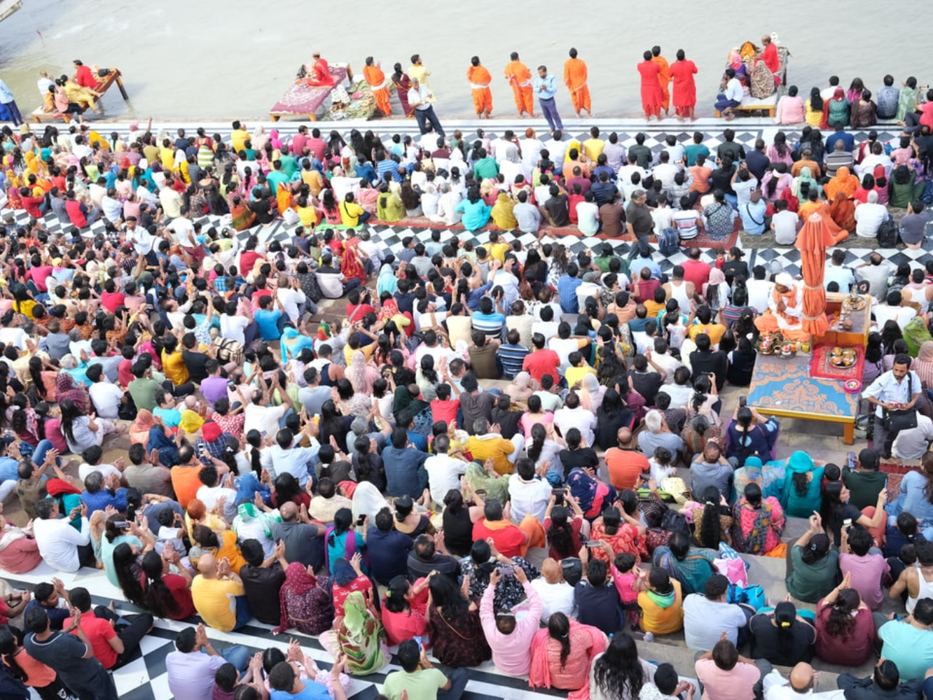 Understanding and simulating crowd dynamics in the next VESS